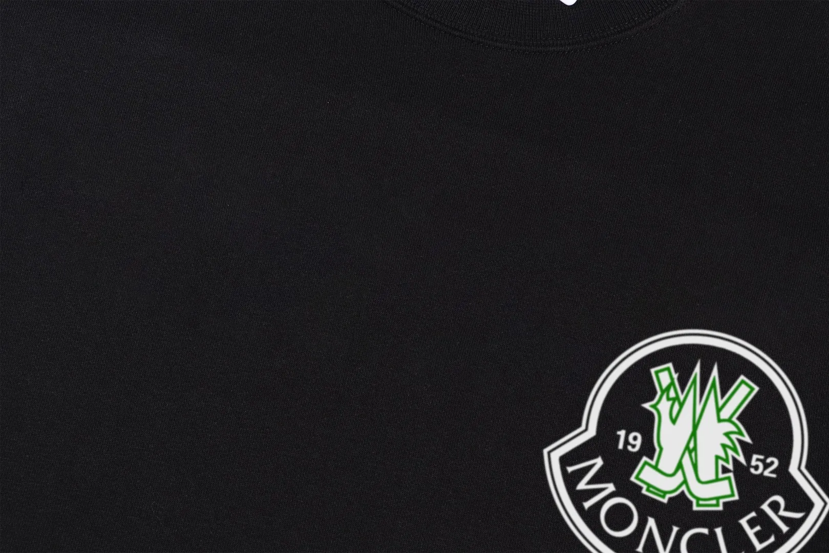 📦 📦 【 In Stock】 〖 𝐌𝐎𝐍𝐂𝐋𝐄𝐑~ 〗 440g ， ， Factory 2024FW ， Premium Breathable Same Style ：Black White Size：S M L XL 2XL